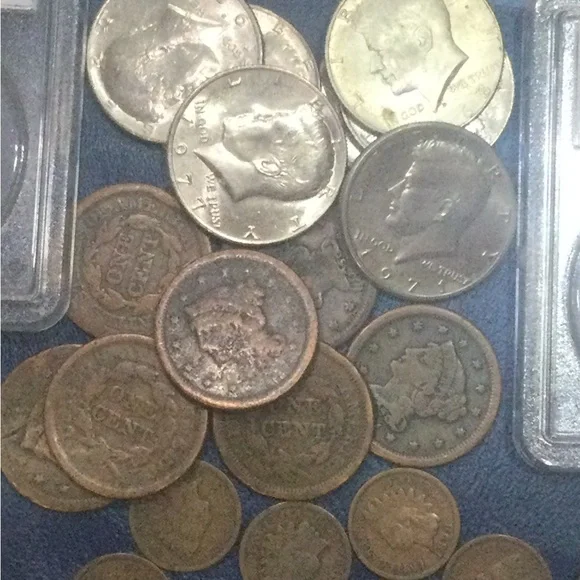 Assorted Coin Collection - Picture 10 of 16